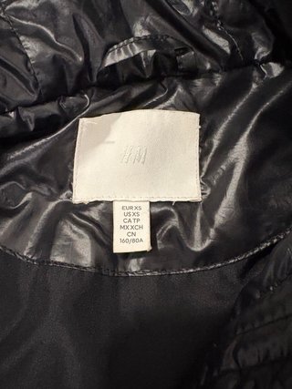 Chaleco H&M Negro con Capucha largo