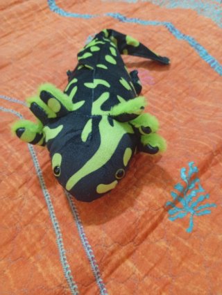 Peluche Ajolote Negro y Verde