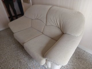 Sofá de tela beige 2 plazas