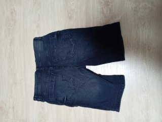 Pantalones cortos skinny negros rotos