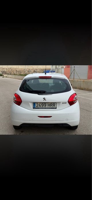 Peugeot 208 2013