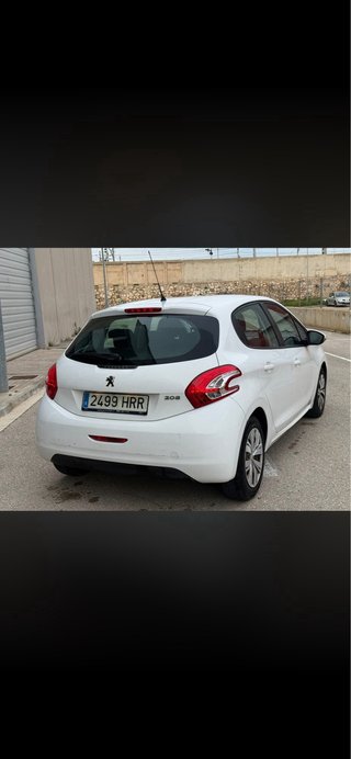 Peugeot 208 2013