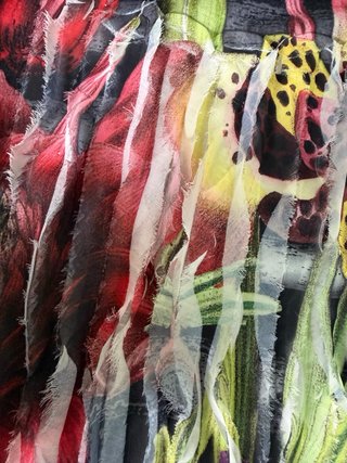 Camiseta Desigual Talla S Flores y Shakespeare