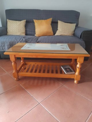 Mesa de comedor,sillas de madera y mueble salon