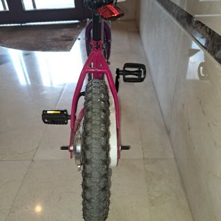 Bici BH infantil niña 3/6años.Tengo ruedines