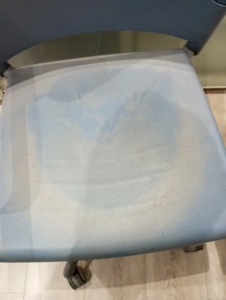 Silla de oficina azul y gris