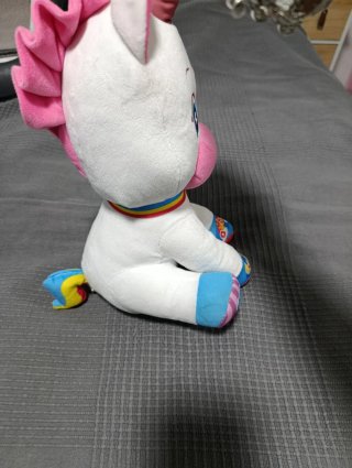 Muñeco interactivo unicornio
