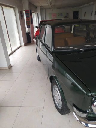 Coche clásico Simca 900 motor Barreiro