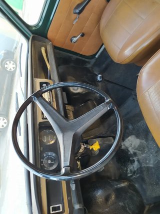 Coche clásico Simca 900 motor Barreiro