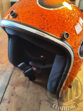 Casco metal flake flames orange