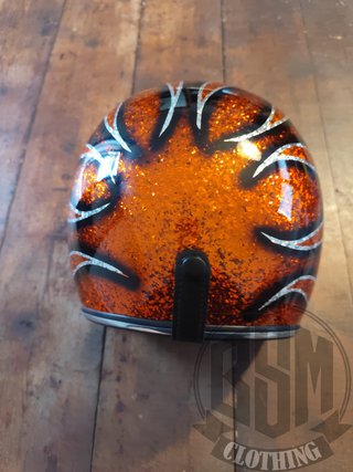 Casco metal flake flames orange