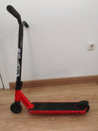 Patinete Scooter Freestyle Rojo y Negro Oxelo