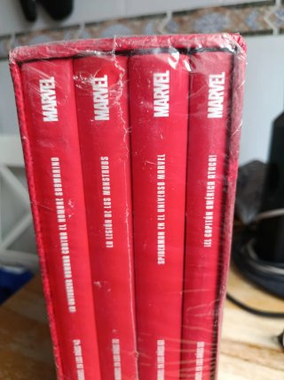 Estuche Decadas Marvel  Incluye 4 tomos cada uno
