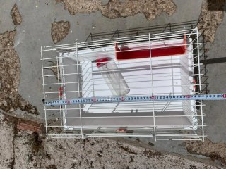 Jaula para conejo con bebedero y comedero