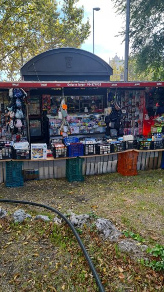 Kiosko de prensa victor de la serna1