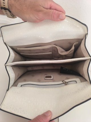Bolso Guess Blanco con Adornos