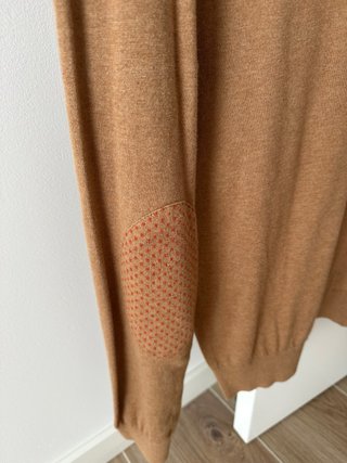 Jersey Massimo Dutti Marrón Cuello Pico y coderas