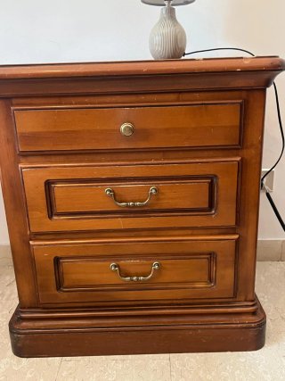Comodini in legno marrone Stile classico