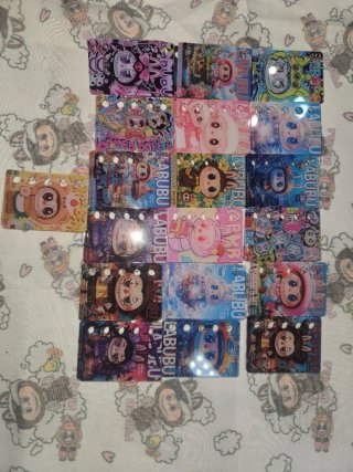 19 mini libros acrílicos Labubu