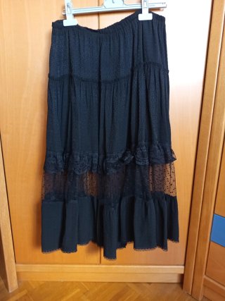 Falda midi vintage negra