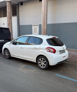 Peugeot 208 2015