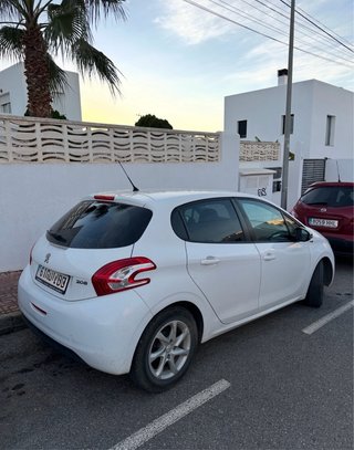 Peugeot 208 2015