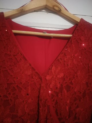 Vestido rojo encaje lentejuelas