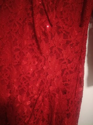 Vestido rojo encaje lentejuelas