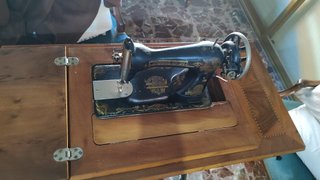 Máquina de coser Singer antigua