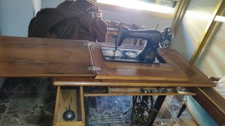 Máquina de coser Singer antigua