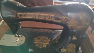 Máquina de coser Singer antigua