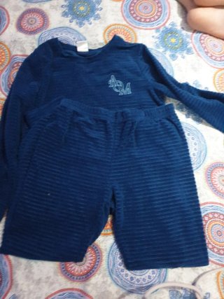 2 Pijamas Marvel y AOM  7-8