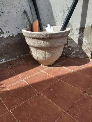 Maceta de piedra para exteriores