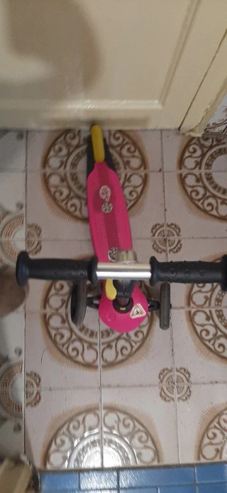 Monopattino per bambini a 3 ruote rosa e giallo