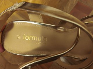 Sandalias doradas Formula joven
