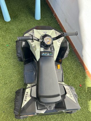Quad eléctrico infantil Feber