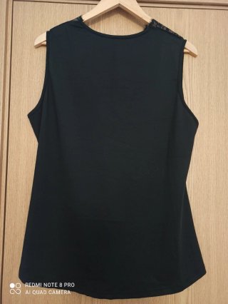 Top tirantes encaje botones, negro