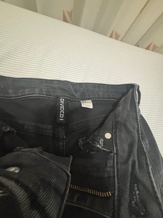 Pantalones vaqueros negros acampanados