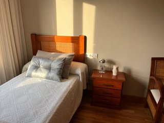 Alquilo piso junto Centro Comercial Gran Via