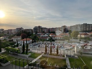 Alquilo piso junto Centro Comercial Gran Via