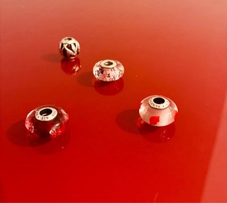 4 Piezas Pandora Rojas
