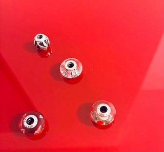 4 Piezas Pandora Rojas