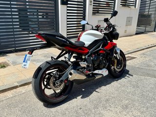 Triumph Street Triple R
