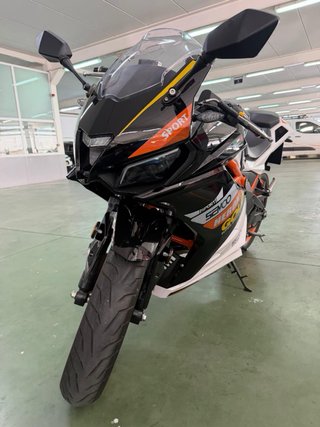 MITT 125 GP Negra/Naranja