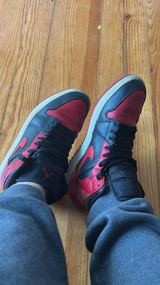 Air Jordan 1 Retro High OG Chicago