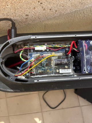Reparacion y modificacion de patinetes electricos