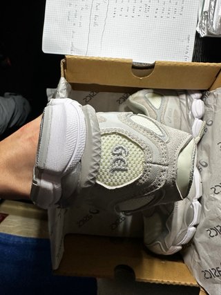 Asics Gel NYC Beige y Blanco talla 43,5