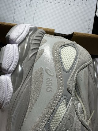 Asics Gel NYC Beige y Blanco talla 43,5