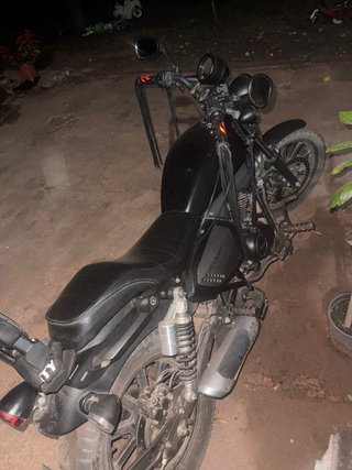 Moto 125cc costom Negra