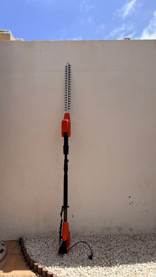 BLACK+DECKER Cortasetos de pértiga 550W. Mod.PH551